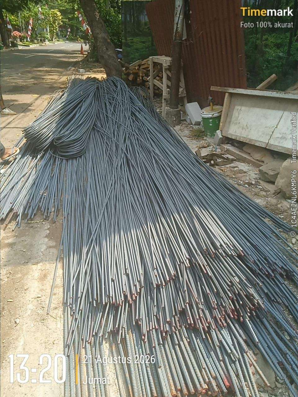 Supply Besi Beton Proyek Konstruksi