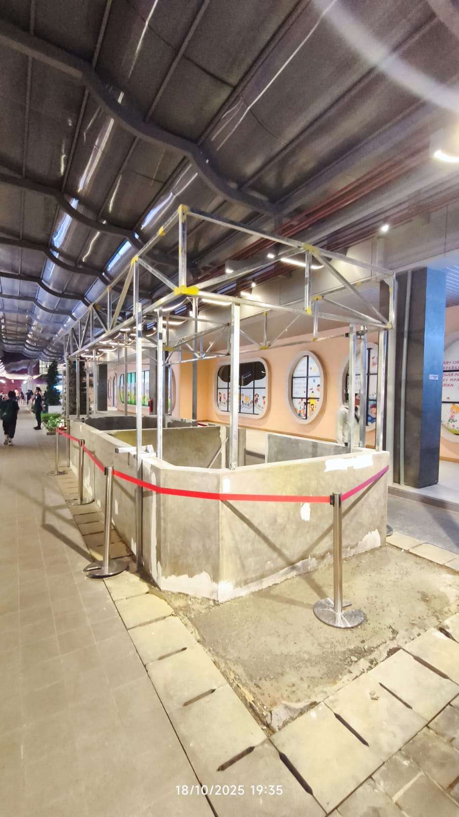 Fabrikasi & Erection Struktur Baja Area Tenant